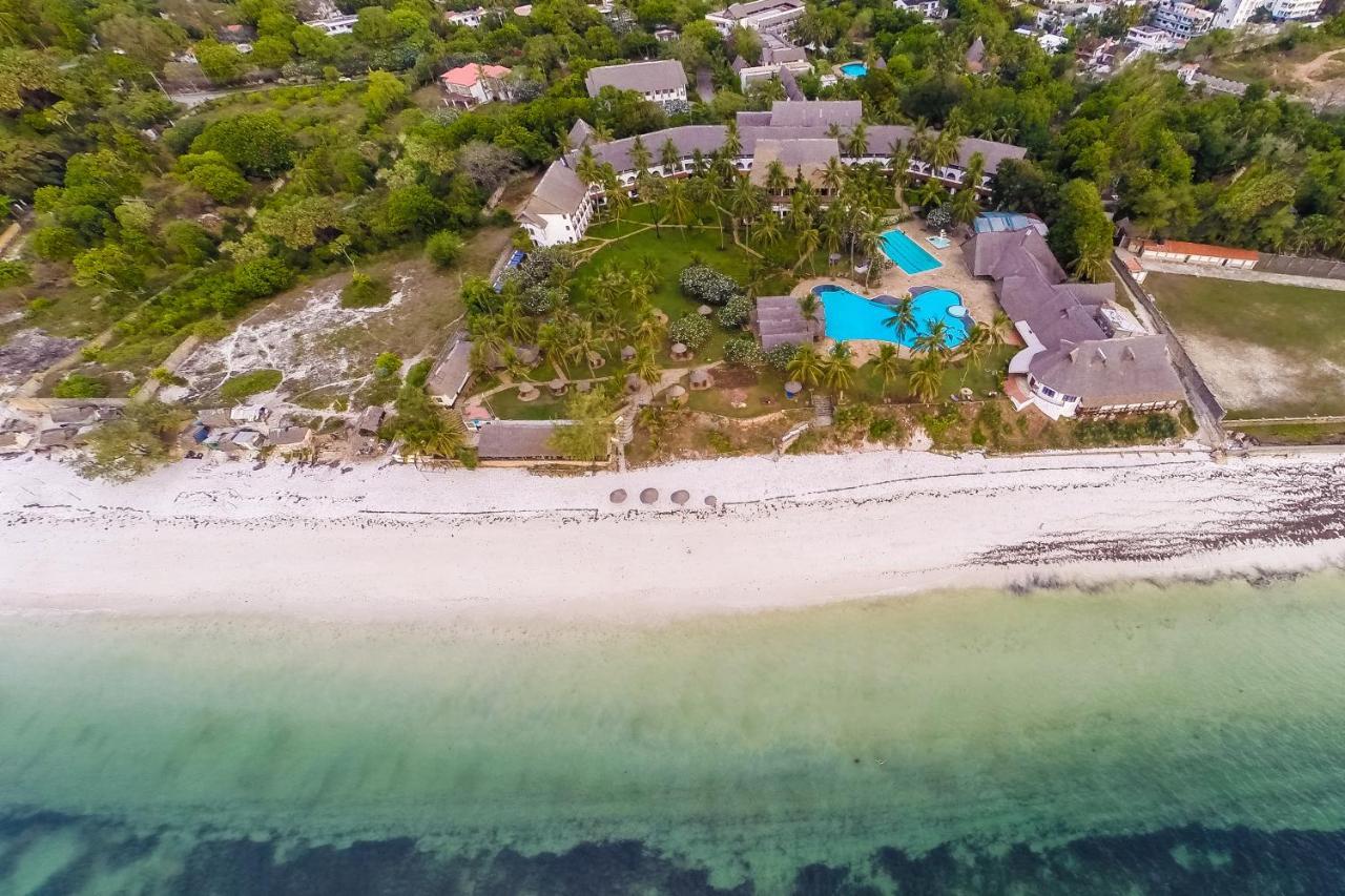 Reef Hotel Mombasa Bagian luar foto