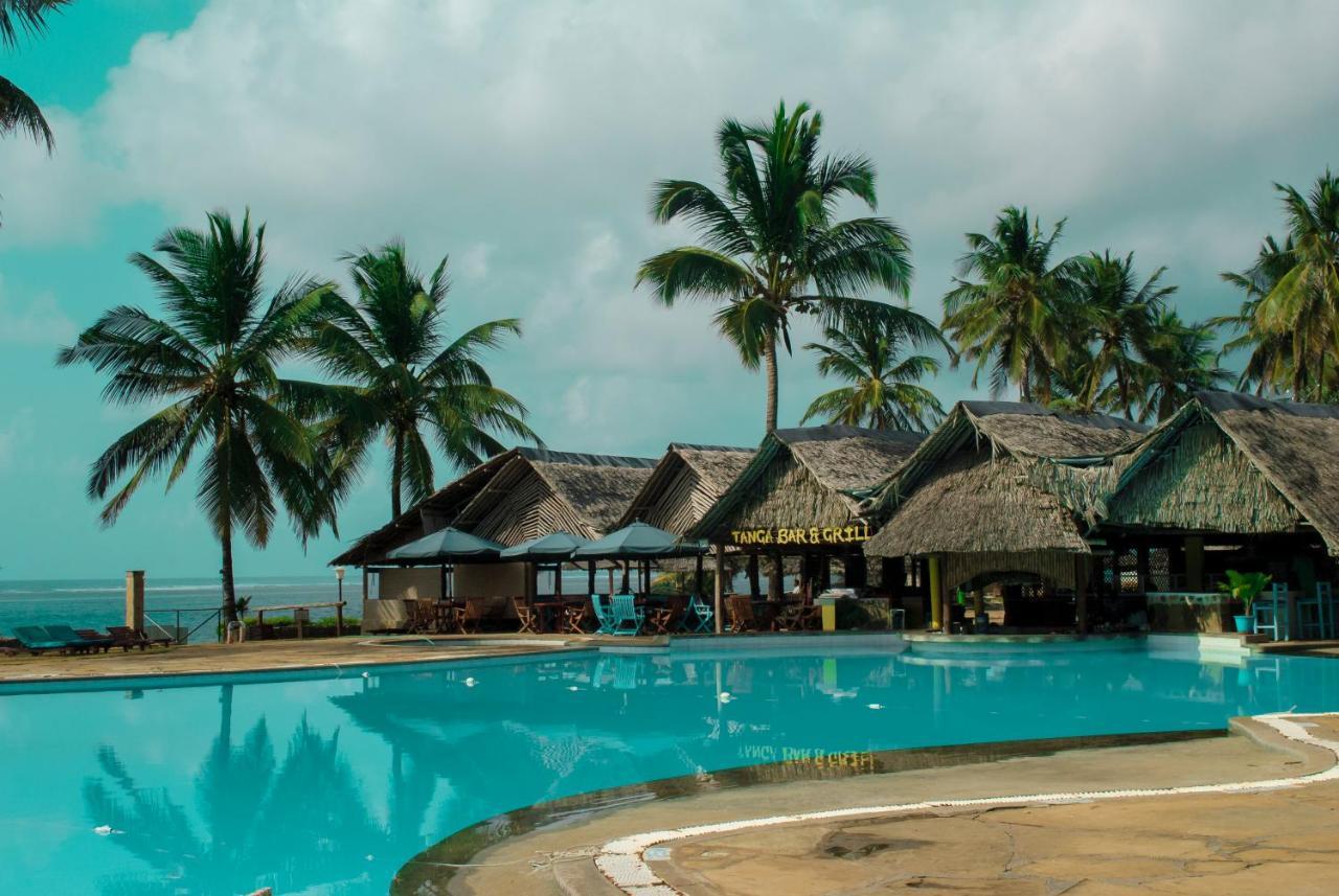 Reef Hotel Mombasa Bagian luar foto